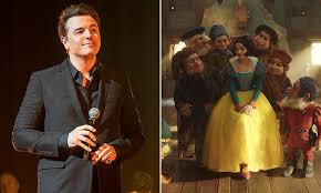 Seth MacFarlane Slams Snow White’s CGI Dwarves During NBCUniversal’s Upfront Event in New York City