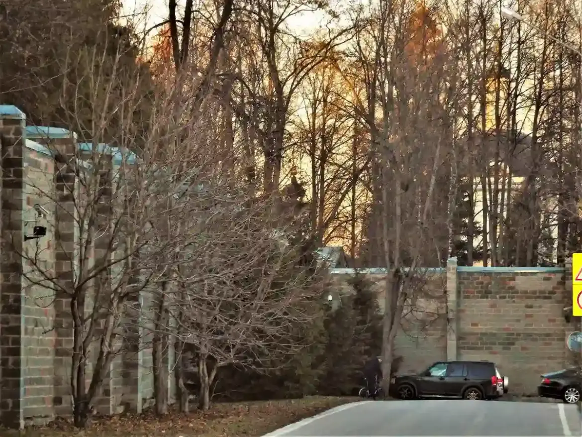 U.S. Tourist Detained Near Putin’s Official Residence in Moscow Suburb After Security Breach
