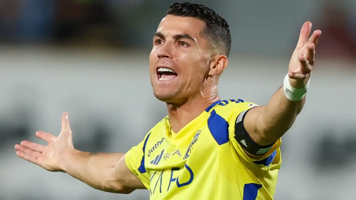 Cristiano Ronaldo recommits to Al-Nassr with record-breaking contract while continuing chase for legendary 1,000-goal mark
