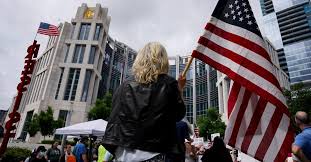 Federal judge delays bail ruling as deported migrant faces human smuggling charges in Tennessee courtroom