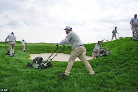Grounds Crew at Oakmont Prepares US Open Rough by Manually Pushing Mowers, Surprising Golf Fans Nationwide