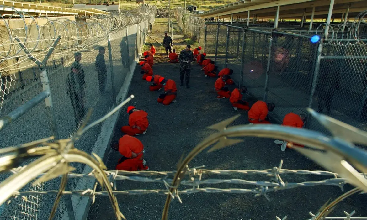 White House Press Secretary Denies Trump Plans to Transfer Thousands of Migrants to Guantanamo Bay in Sharp Response to Viral Reports