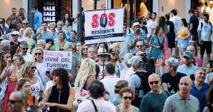 Hotel workers announce major strike that threatens to disrupt British holiday plans in the Balearic Islands this July
