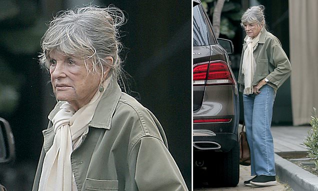 Hollywood Veteran Katharine Ross Shows Effortless Style During a Rare Public Appearance with Husband Sam Elliott in Malibu