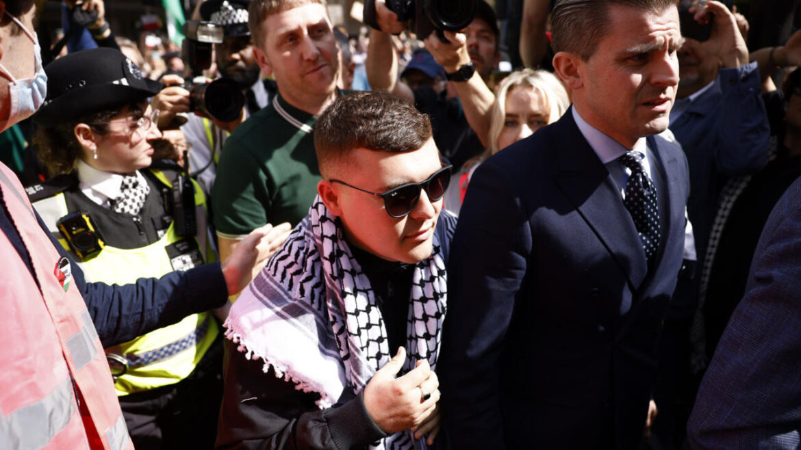 Rapper’s court hearing sparks major protest as Kneecap’s Mo Chara faces charges tied to pro-Palestinian performance in London