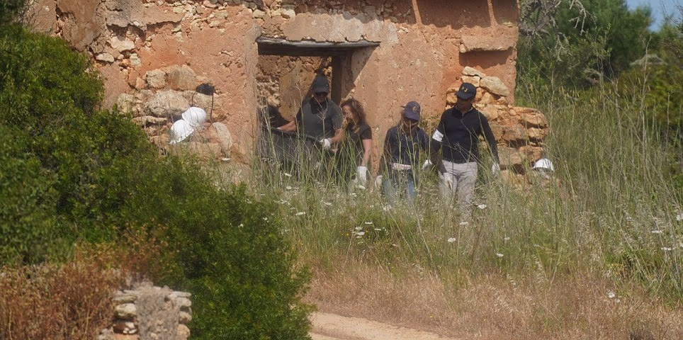 Police launch renewed search for missing Madeleine McCann near suspect’s former home in Praia da Luz after German tip-off