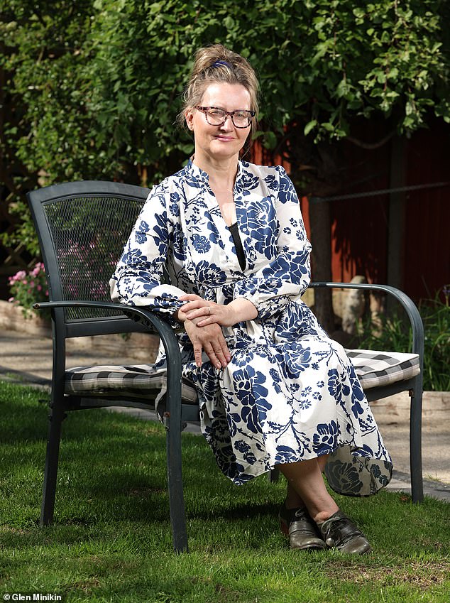 NHS Experts Stress Importance of Early Diagnosis After Mandy Smith’s Struggle with Cauda Equina Syndrome in Liverpool