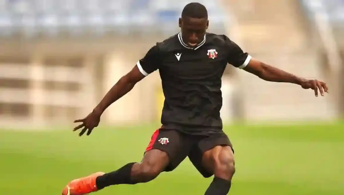 Mhleli Mabuza remains in Kaizer Chiefs’ sights as Soweto giants continue right-back search following underwhelming Premiership season