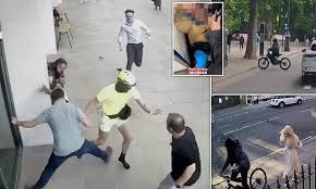 Organised gangs target tourists and shoppers as phone thefts hit record levels in London’s West End and St James’s