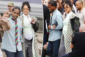 Rihanna turns heads with bold maternity fashion