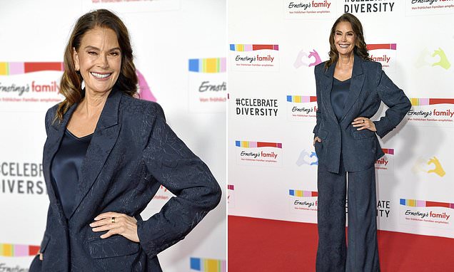 Actress Teri Hatcher Reveals How She Maintains Her Youthful Glow and Addresses Surgery Rumors During Hamburg Fashion Event
