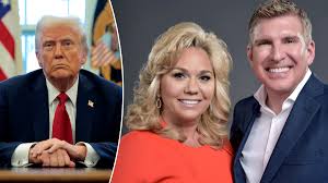 Todd and Julie Chrisley receive presidential pardon as Donald Trump reunites reality TV family in dramatic prison release across Georgia and Florida