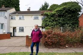 Neighbours finally breathe a sigh of relief as overgrown jungle house in King’s Norton Birmingham gets cleared after forty years of wild neglect