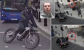 pedestrian tackles phone thief off e-bike in Ludgate