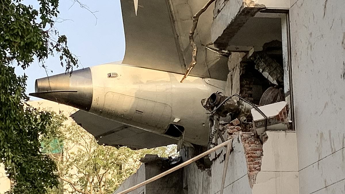 Investigators examine cockpit crew actions after Air India Dreamliner crash kills 260 people in Ahmedabad residential area