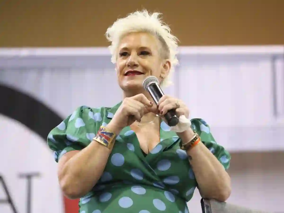 Anne Burrell