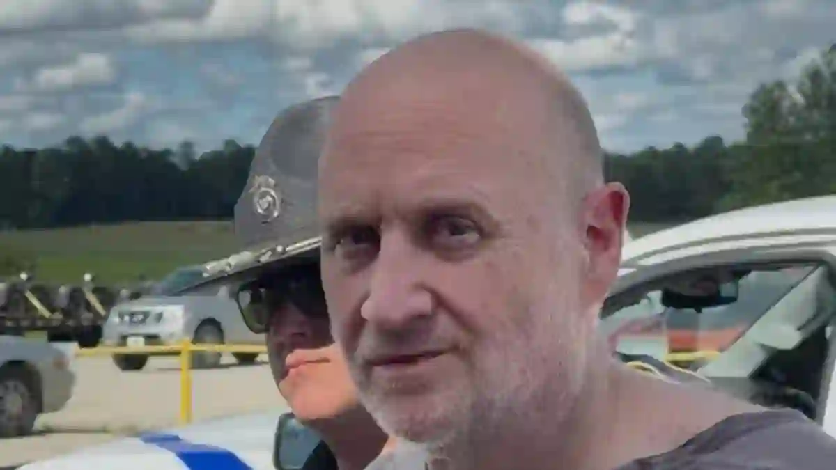 Arkansas prison officials fire two guards after inmate disguised as officer walks out of maximum security unit in Calico Rock
