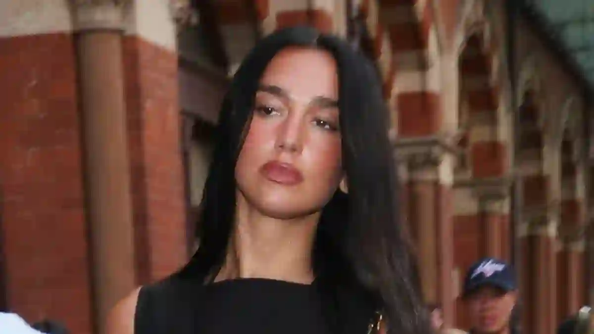 Dua Lipa stuns