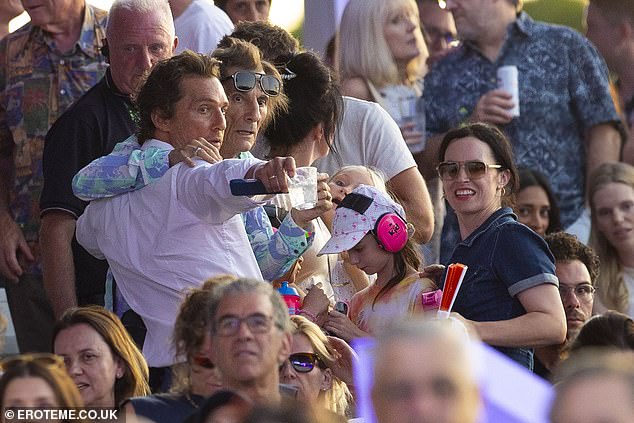 Matthew McConaughey Shares Warm Hug with Ronnie at Stevie Wonder Concert in London’s Hyde Park