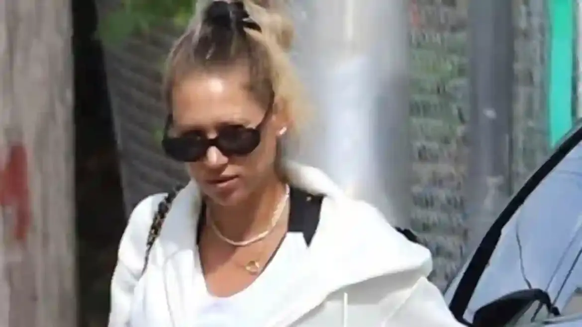 Former Tennis Star Anna Kournikova Reveals She Is Pregnant and Enjoying Family Life in Miami with Enrique Iglesias