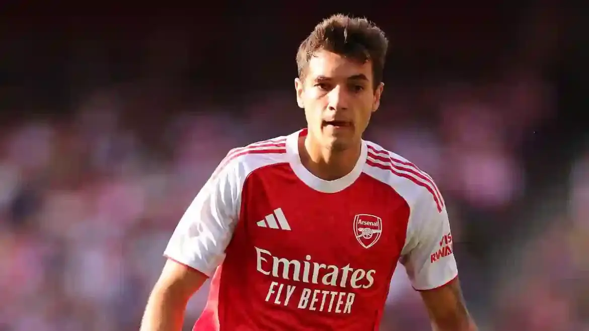 Arsenal negotiate loan deal with Porto for defender Jakub Kiwior as transfer window deadline approaches