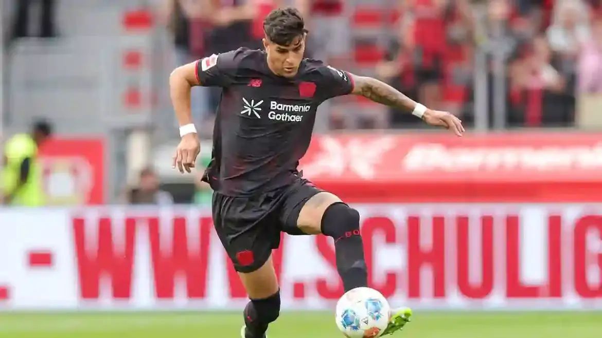 Arsenal Tables £45 Million Offer to Sign Bayer Leverkusen Defender Piero Hincapie Ahead of Crucial Premier League Title Clash in London