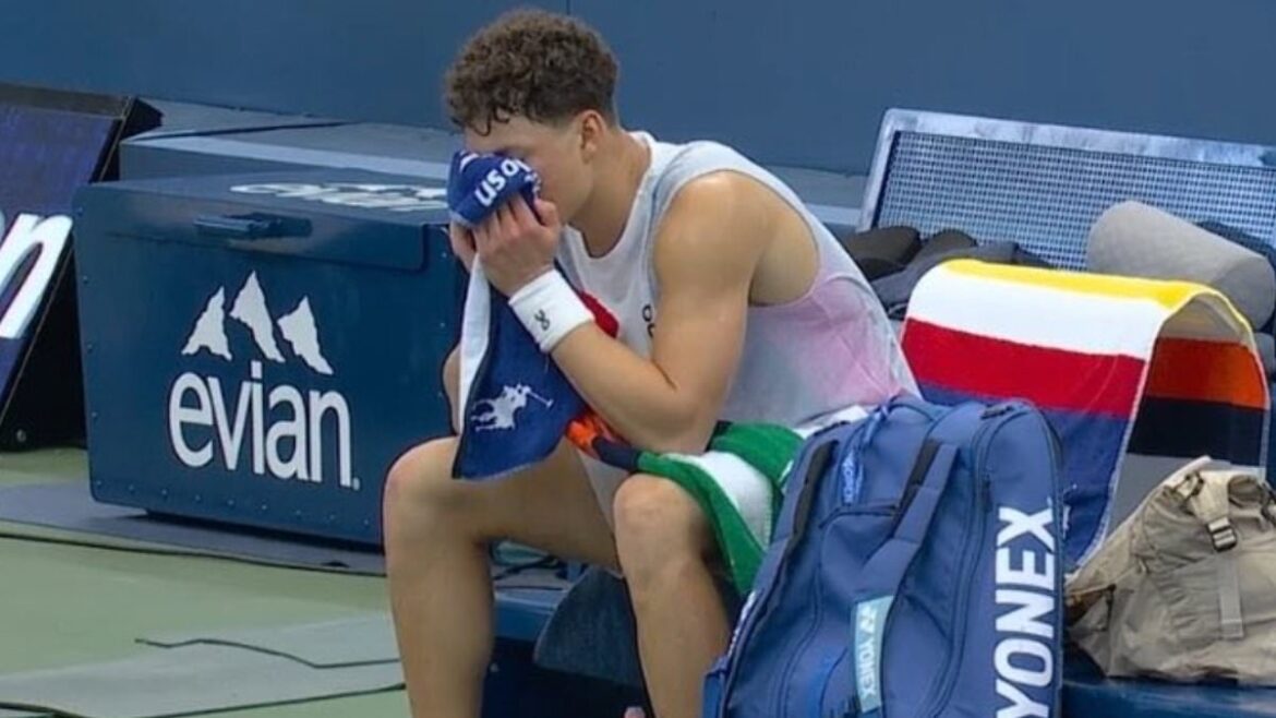 Ben Shelton Retires from US Open Match Against Adrian Mannarino in New York After Suffering Sudden Shoulder Injury
