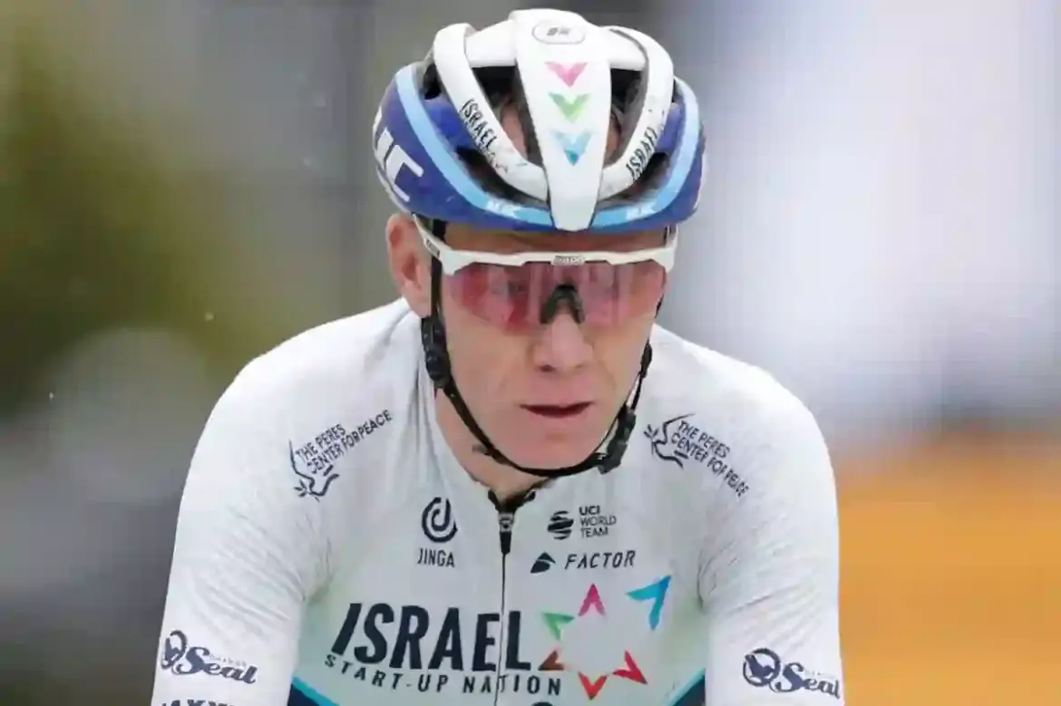 Chris Froome stabilised in Toulon hospital after high-speed training crash leaves him with five broken ribs and back injury in France