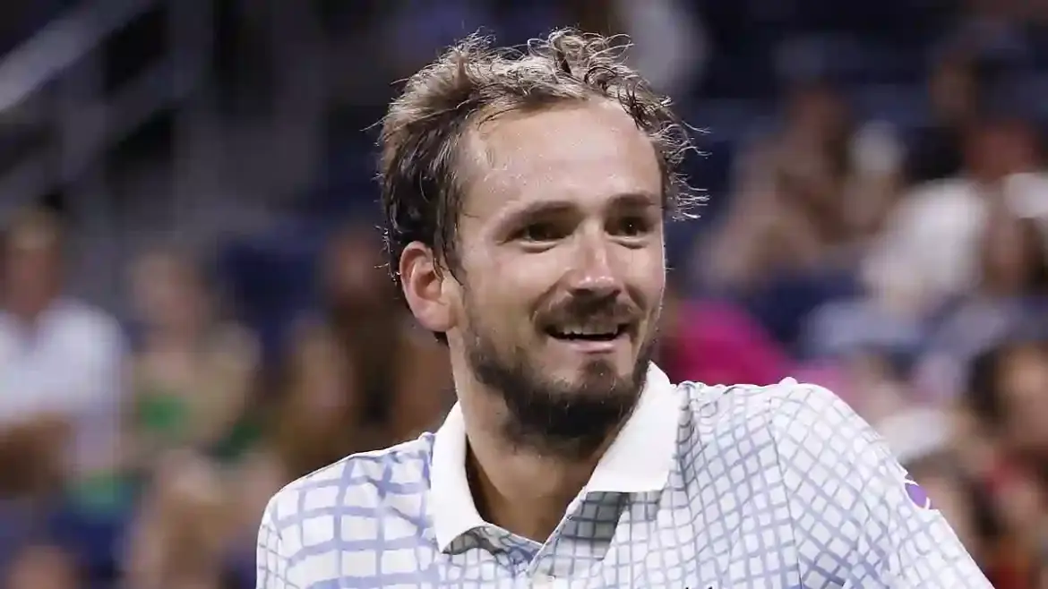Daniil Medvedev Loses Temper at Chair Umpire and Clashes with Fans During US Open First Round Match in New York