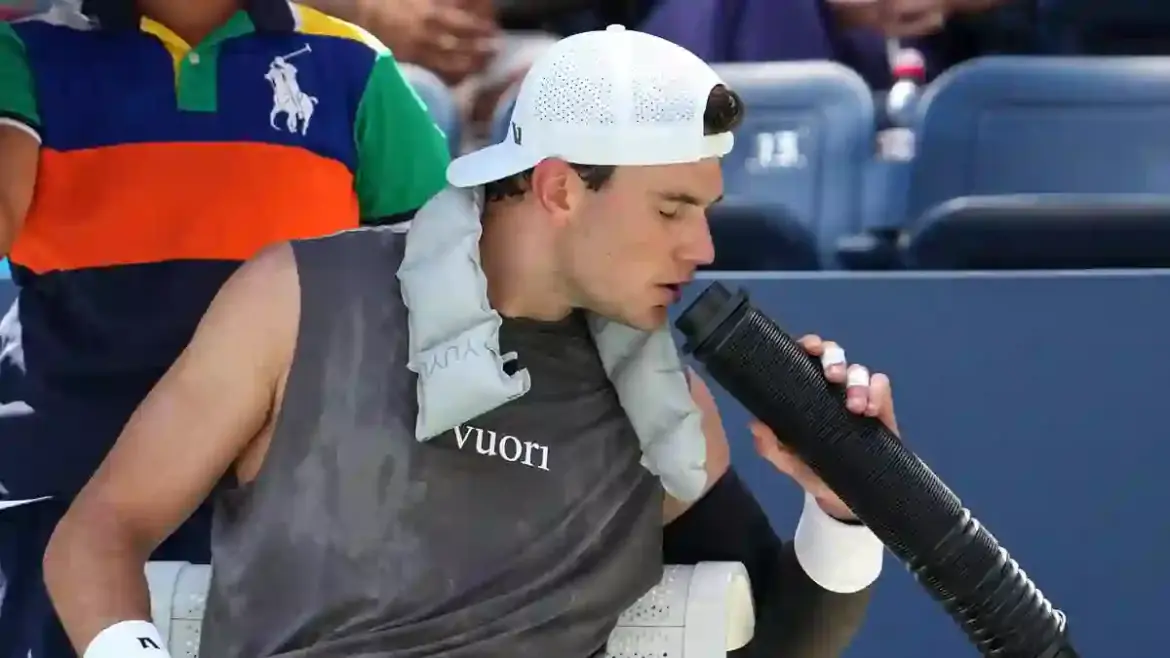 Jack Draper battles stomach illness to defeat Federico Gomez and advance to second round at US Open in New York