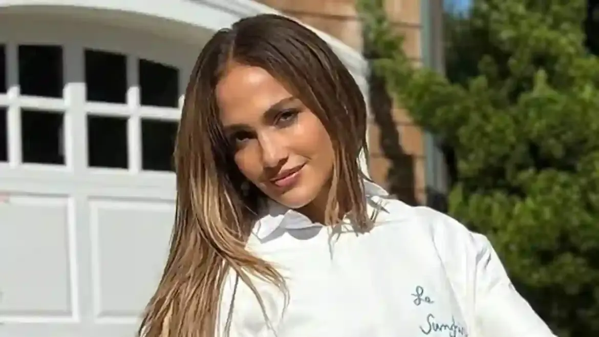 Jennifer Lopez Enjoys Summer Getaway With Daughter Emme in the Hamptons While Sharing Joyful Convertible Ride on Instagram