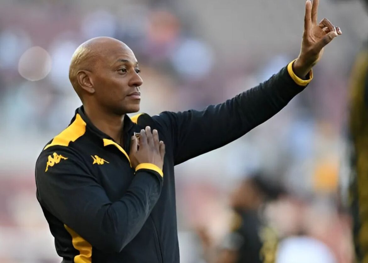 Kaizer Chiefs aim to extend winning streak against Mamelodi Sundowns at FNB Stadium in South Africa