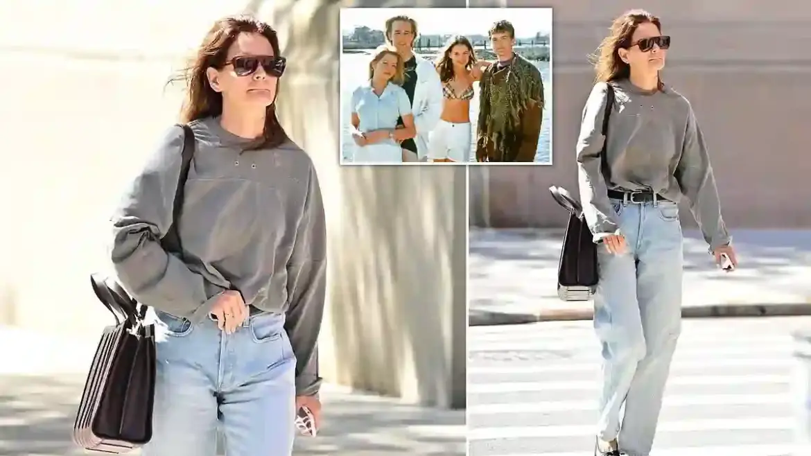 Katie Holmes steps out in Manhattan looking stylish and unrecognizable while running errands with luxury handbag and casual attire