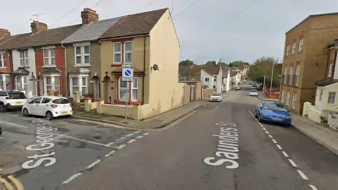 Kent Police launch urgent hunt for suspect after woman is allegedly sexually assaulted in Gillingham alleyway