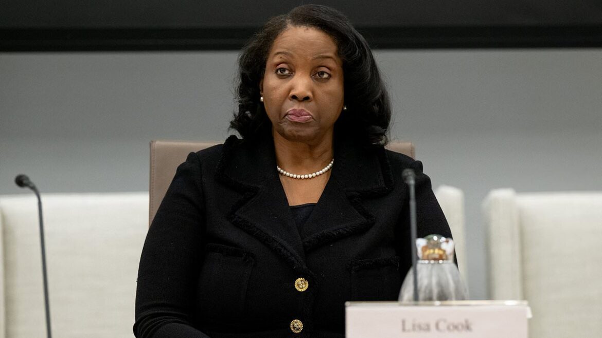 Federal Reserve Governor Lisa Cook refuses to step down as Donald Trump announces her firing in Washington amid unprecedented power struggle