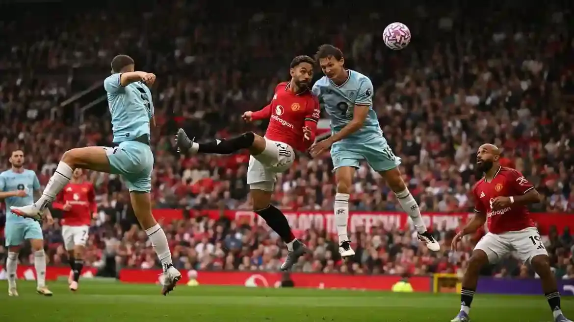 Manchester United battle Burnley while Tottenham face Bournemouth as Wolves clash with Everton and Sunderland host Brentford in Premier League 3pm action across England