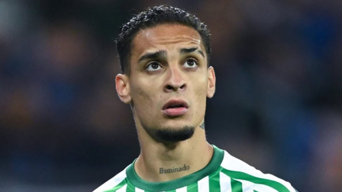 Manchester United Prepare to Sell Brazilian Winger Antony to Real Betis After Loan Success in Spain