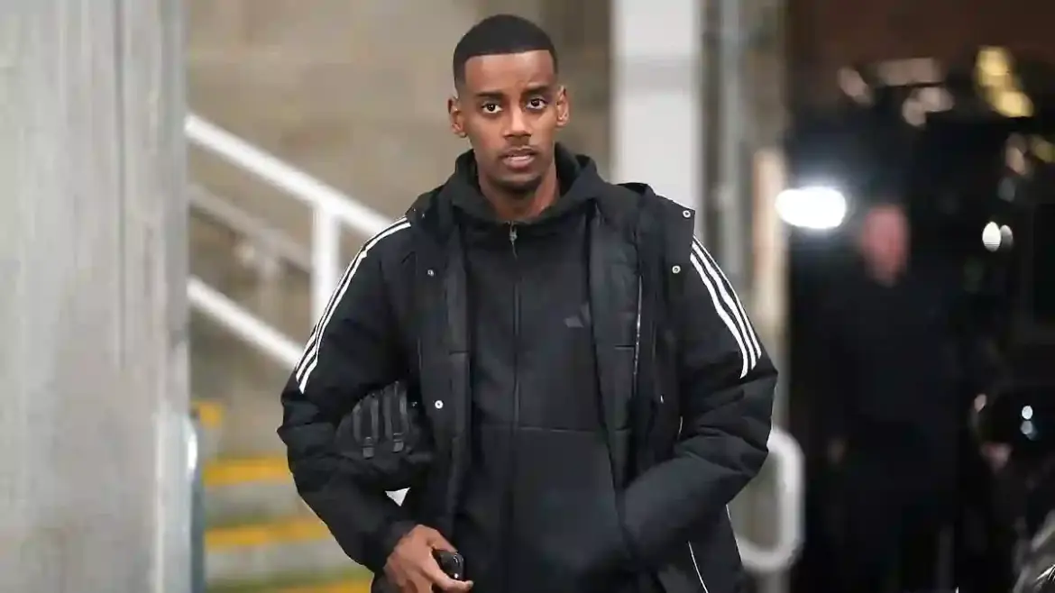 Newcastle United Faces High Stakes and Tense Atmosphere as Liverpool Visit St James’ Park Amid Alexander Isak’s Summer Absence