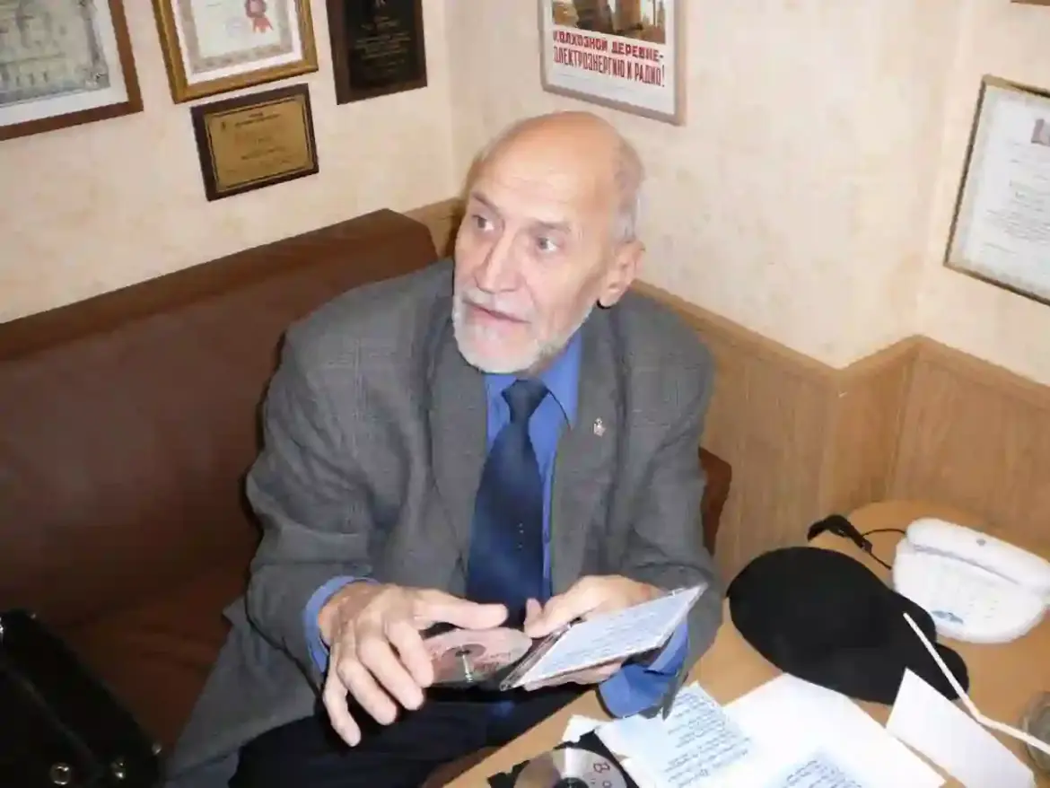 TV Icon Nikolai Drozdov Remains Confined to Bed and Faces Isolation in Russia After Joint Surgery