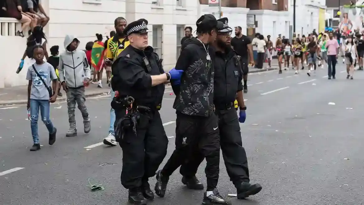 Police Arrest 140 People for Violence and Drug Offences During Opening Day of Notting Hill Carnival in West London