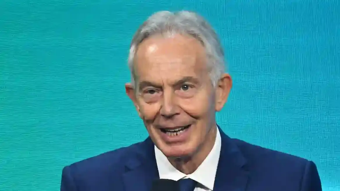 Sir Tony Blair briefs Donald Trump on comprehensive Gaza reconstruction plans at the White House