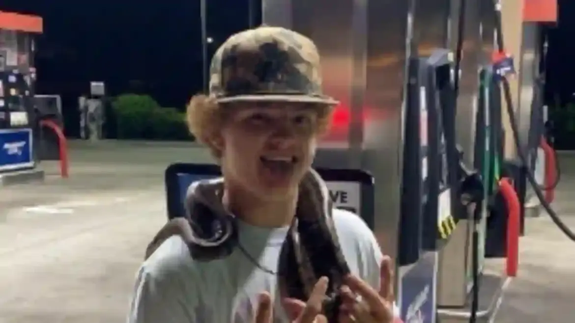 South Carolina authorities charge teenage girlfriend Gianna Kistenmacher and eight other teens after 16-year-old Trey Wright is fatally shot in Johnsonville