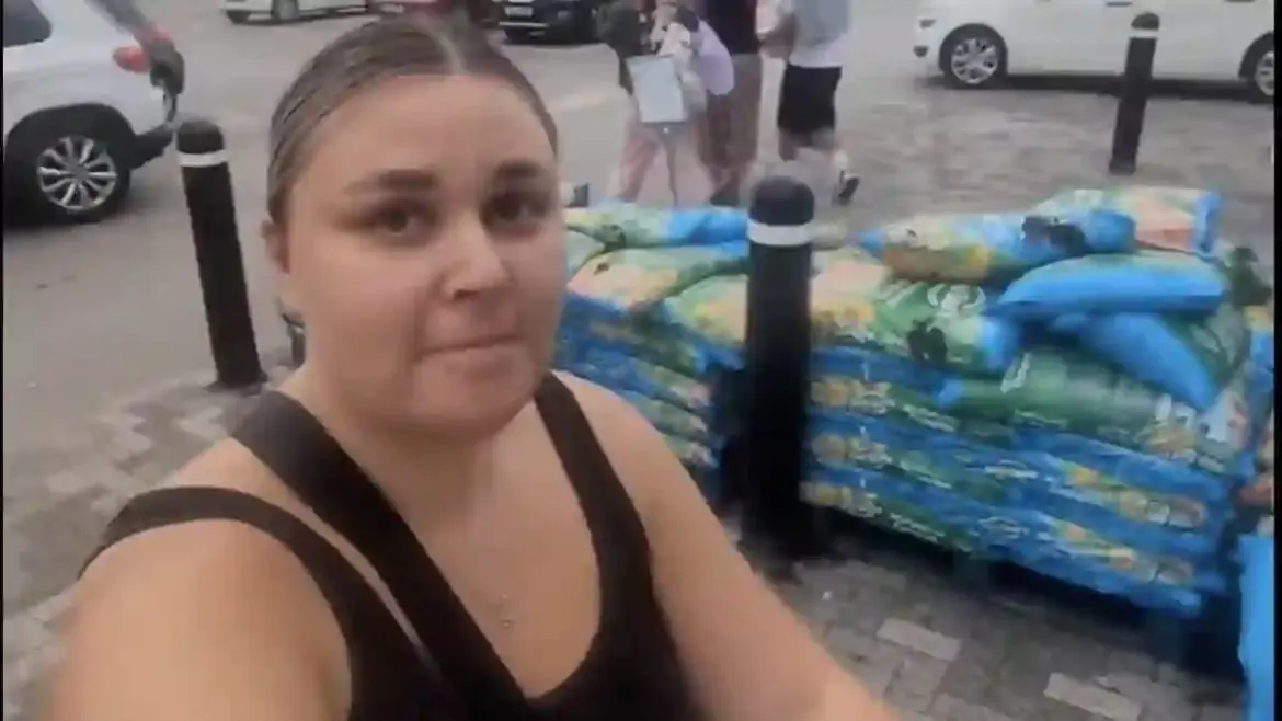 UK Mother Sparks Online Debate as She Completes Christmas Shopping in August