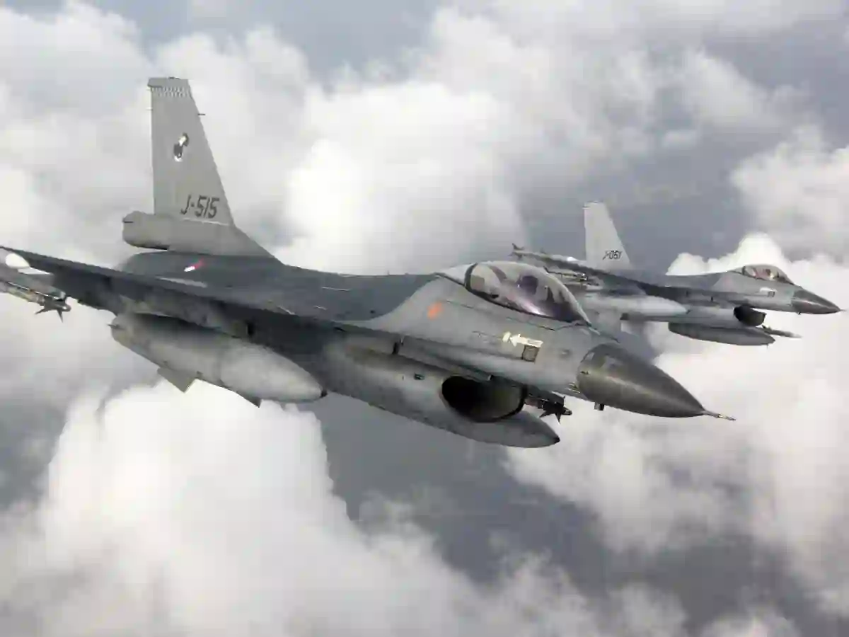Ukrainian F16 Fighter Jets Allegedly Drop Guided Bombs Near Tetkino Village in Russia’s Kursk Region