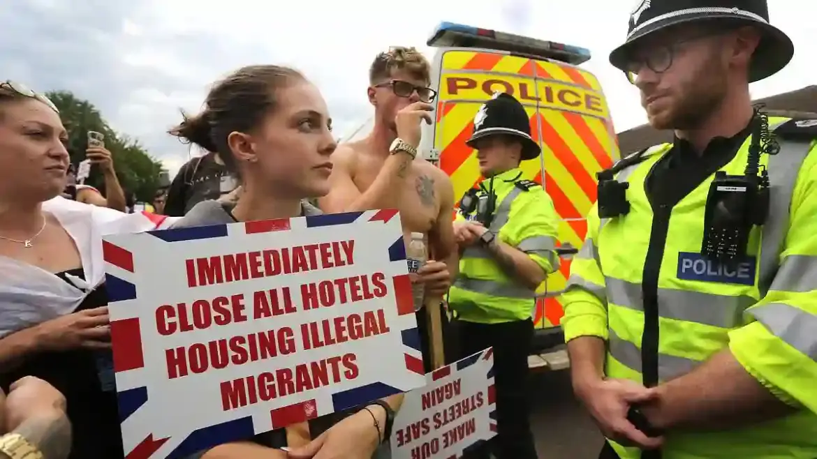 Home Secretary Yvette Cooper Challenges Court Ruling to Keep Asylum Seekers Housed at Bell Hotel in Epping