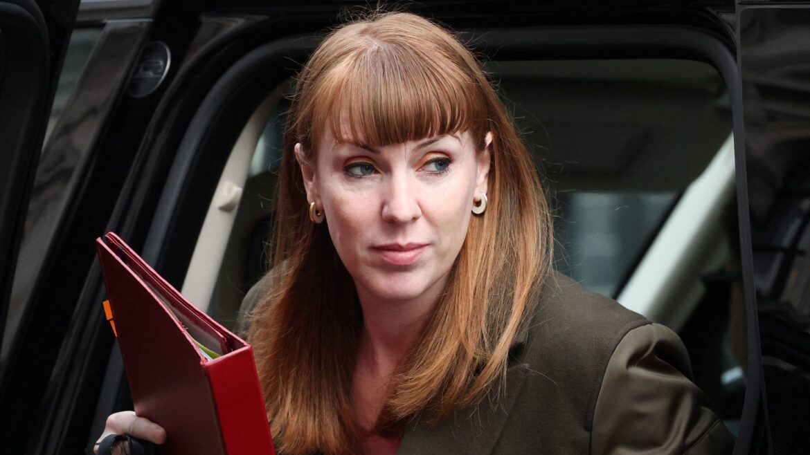 Angela Rayner Steps Down from Government Following Accusations of Trying to Blame Lawyers for Tax Discrepancies in Hove