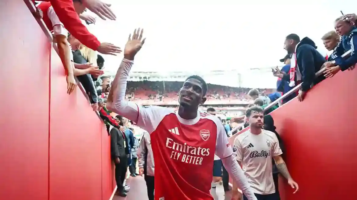 Arsenal signs Cristhian Mosquera from Valencia for £13million and shakes up defensive line in North London