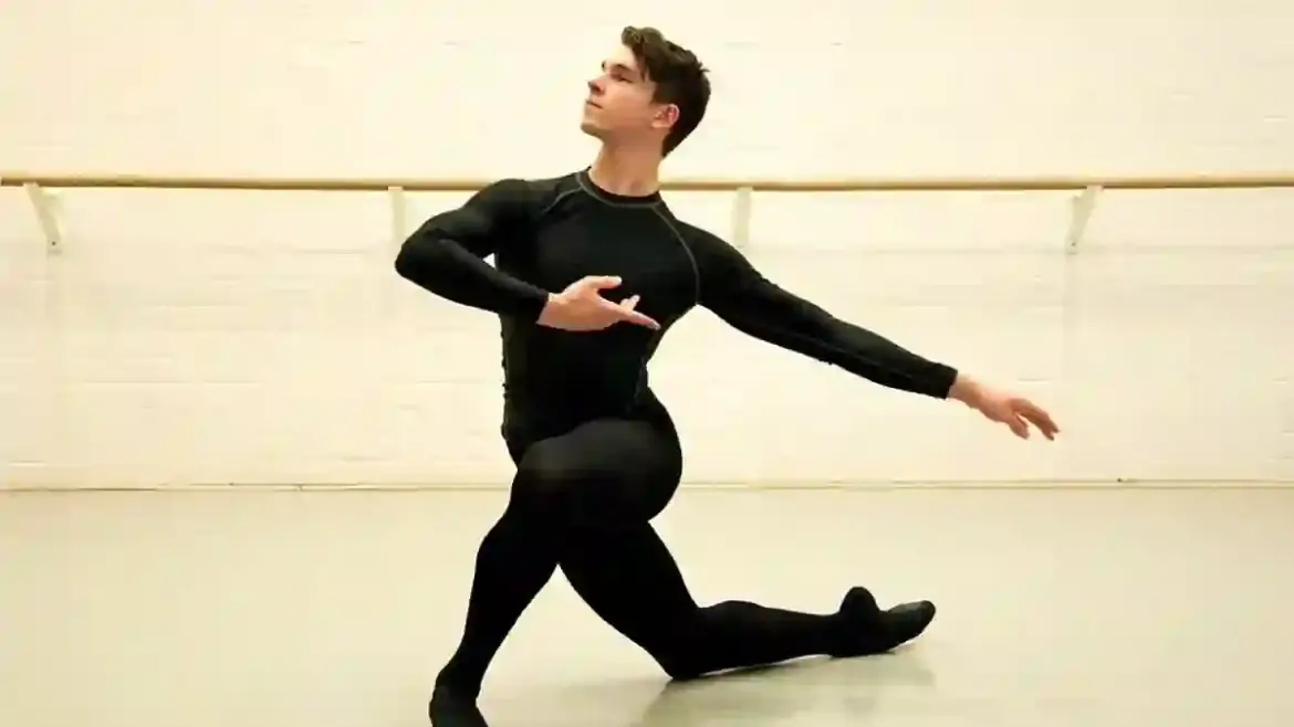 Former West End Ballet Dancer Alexander Loxton Sues Metropolitan Police for Career-Ending Ankle Injury in London Stop and Search