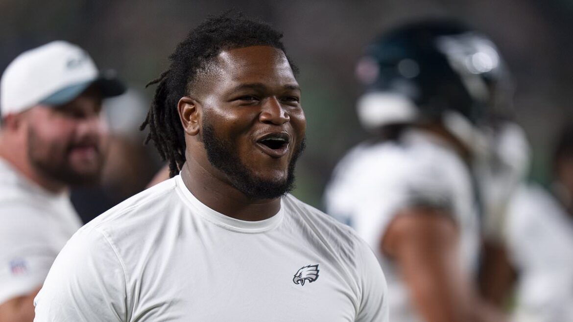 Jalen Carter Sparks NFL Chaos by Spitting on Dak Prescott During Season Opener in Philadelphia