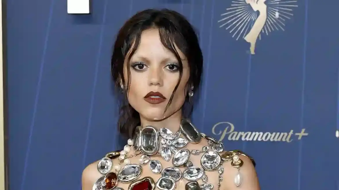 Jenna Ortega stuns fans with daring jewel-covered gown on the red carpet at the Primetime Emmy Awards in Los Angeles